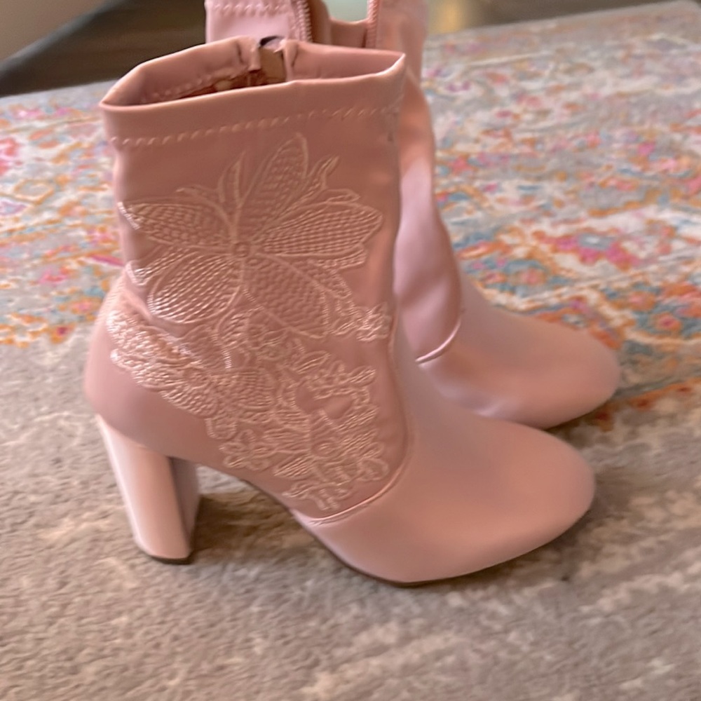 Express pink boots